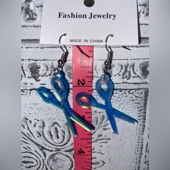 ✂️New Hair Cutting ✂️ Earrings- Fun & Super Cute- Beautician and Girls Will 💗🩵 - Picture 2 of 7